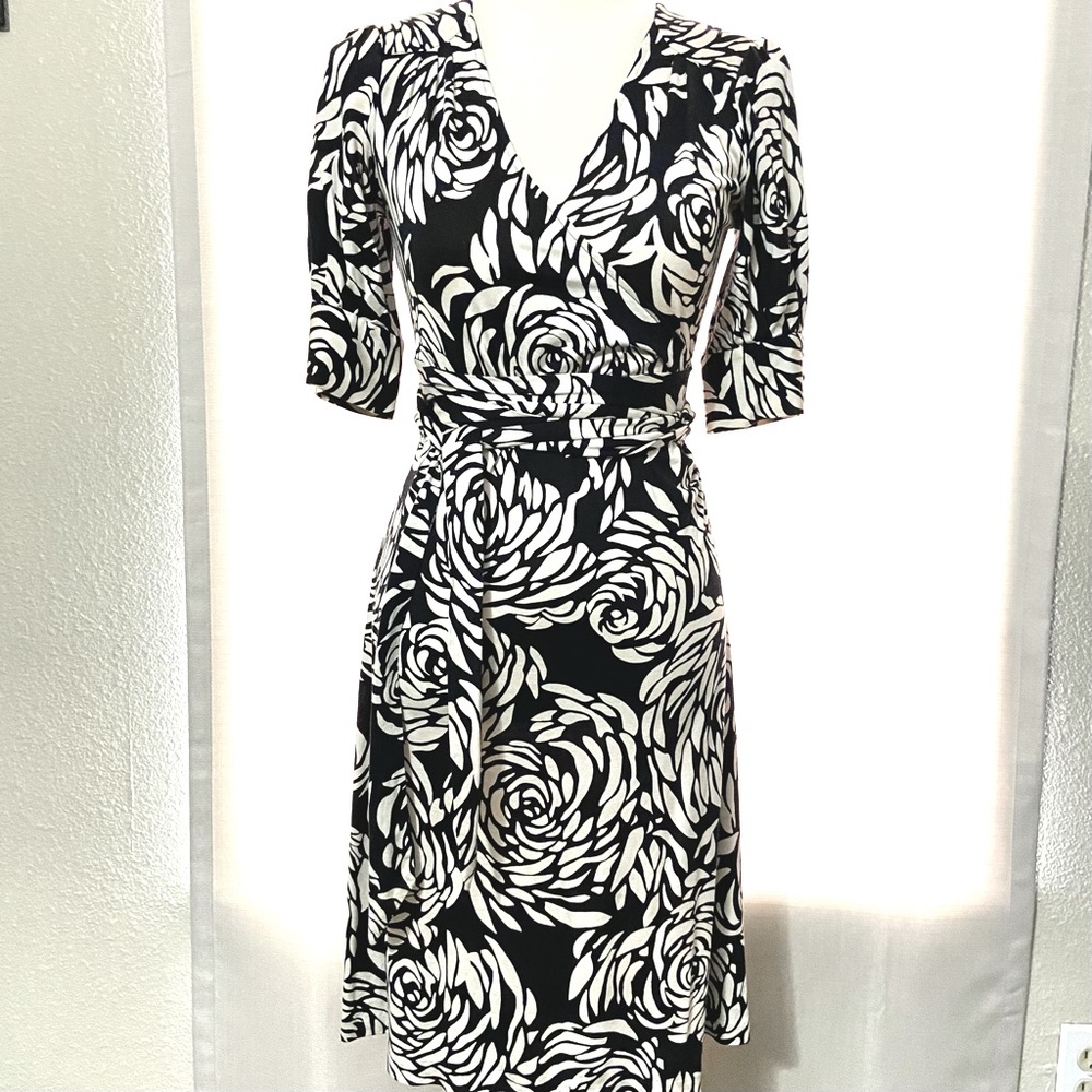 BANANA REPUBLIC Silk floral wrap dress